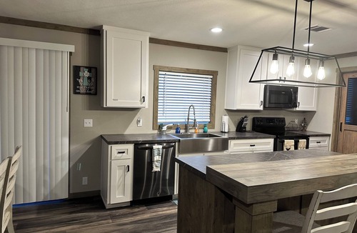 Leesville House | Quaint 3-bedroom house near Anacoco Lake