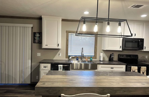 Leesville House | Quaint 3-bedroom house near Anacoco Lake