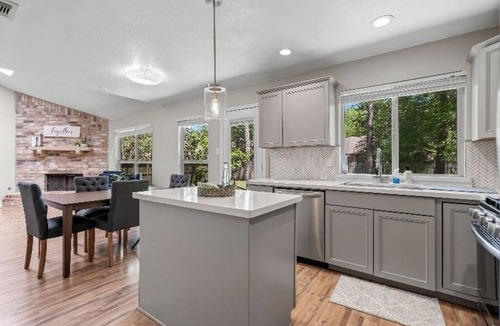 Panther Creek House | Quaint 3-bedroom house with AC in charming Spring