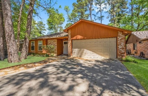 Panther Creek House | Quaint 3-bedroom house with AC in charming Spring