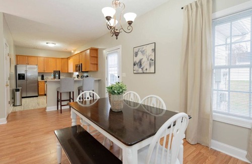 Lynchburg House | Quaint 3Bedroom Home w/King Bed & Fenced Backyard