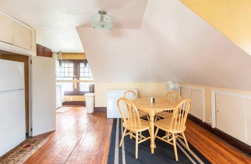 Upper Darby Apartment | Quaint 3rd Floor Loft