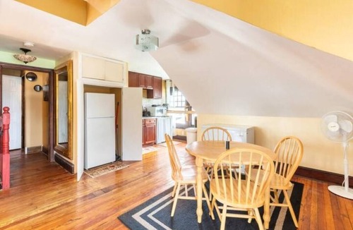 Upper Darby Apartment | Quaint 3rd Floor Loft