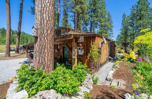 Northport Apartment | Quaint and comfortable studio located on a private, gated, riverfront property.