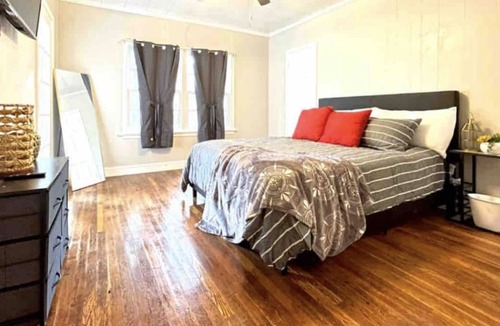 Heart of Lubbock House | Quaint and Cozy 3 bed 1 bath Home in ❤️Of Lubbock