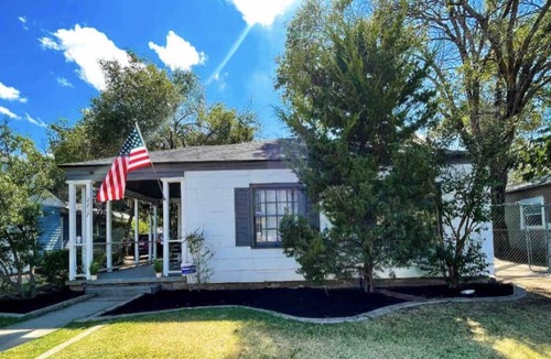 Heart of Lubbock House | Quaint and Cozy 3 bed 1 bath Home in ❤️Of Lubbock