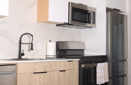 Peak's Suburban Addition Apartment | Quaint and Cozy