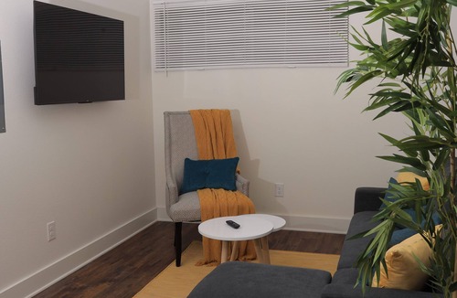 Peak's Suburban Addition Apartment | Quaint and Cozy