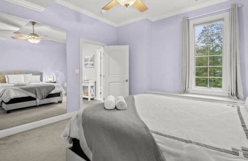 Maple Hill House | Quaint and Quiet 2 Bed / 1 Bath