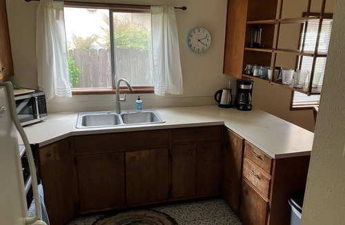 West Eugene Apartment | Quaint Apartment Blocks from Downtown Eugene