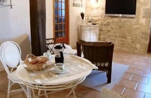 Garonne House | Quaint apartment in a quiet rural location