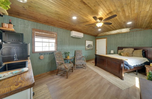 Bandera Apartment | Quaint Bandera Retreat w/ Fire Pit: 3 Mi to Hiking