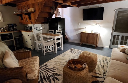 Brant Rock Cottage | Quaint Beach Cottage-Steps to Beach- Sleeps 5