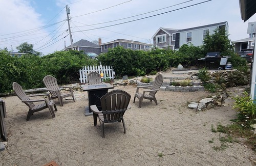 Brant Rock Cottage | Quaint Beach Cottage-Steps to Beach- Sleeps 5