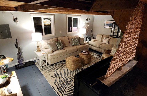 Brant Rock Cottage | Quaint Beach Cottage-Steps to Beach- Sleeps 5