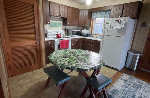 Broadkill Beach Cottage | Quaint Beachfront Cottage, Panoramic Bay Views! Sleeps 8, Pet Friendly