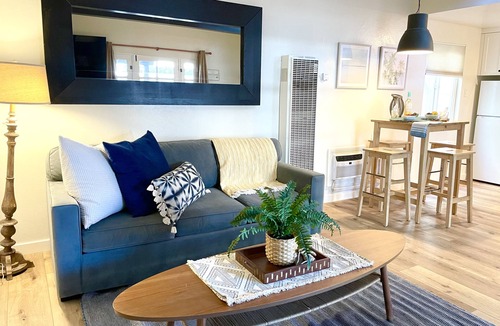 South Oceanside Condo | Quaint Beachside Escape P1615-4