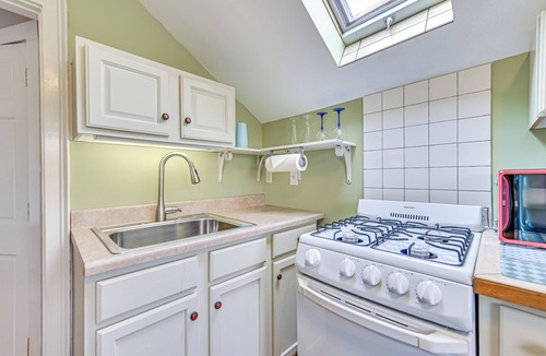 Cherry Valley Apartment | Quaint & Charming Cherry Valley Escape!