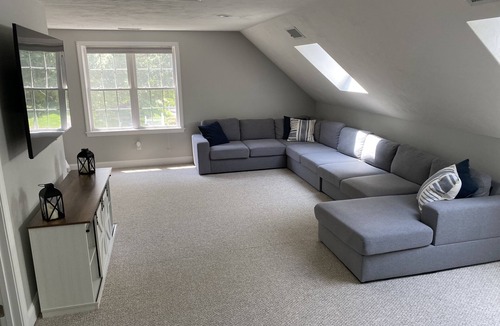 Sagamore Beach Apartment | Quaint & Clean Cape Cod Loft