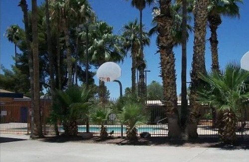 Menlo Park Apartment | Quaint condo near hiking-biking-downtown