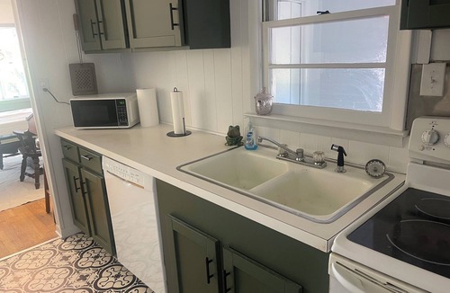 Cape Charles Other | Quaint costal farm cottage, on a working farm, just mere miles from beaches!