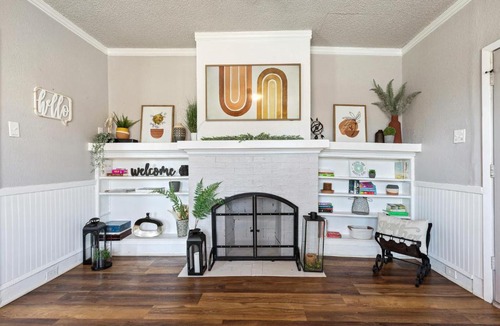 Waco Apartment | Quaint Cottage downtown Waco close to Magnolia, Baylor uni., Cameron Park Zoo.