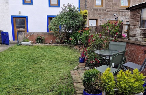 Johnshaven Cottage | Quaint Cottage In A Small Fishing Village