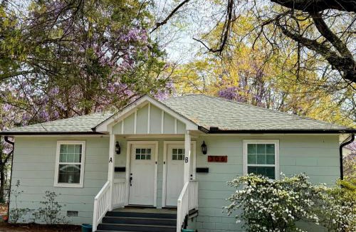 East Durham House | Quaint Cottage Minutes From Downtown