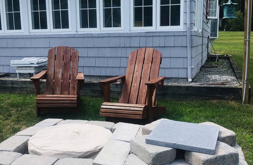 North Lake George Cottage | Quaint Cottage On The Lake!