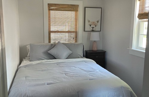 Saybrook Manor House | Quaint Cottage--Private Beach Access with Parking