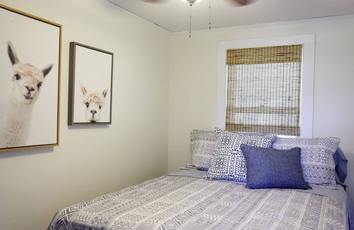 Saybrook Manor House | Quaint Cottage--Private Beach Access with Parking