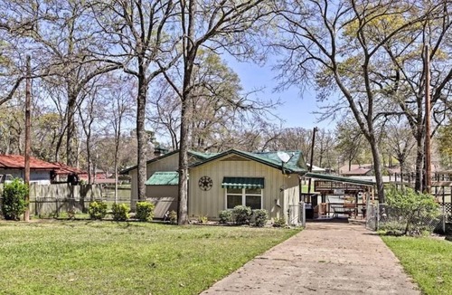 Gun Barrel City House | Quaint Cottage on Cedar Creek Lake