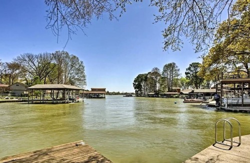 Gun Barrel City House | Quaint Cottage on Cedar Creek Lake