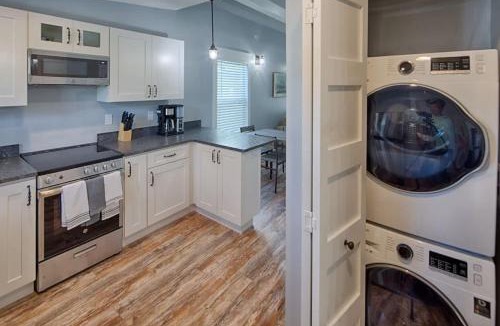 St. Augustine House | Quaint Cottage with Private Pool-Walk to Everything