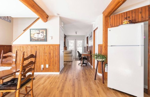 Mont-Tremblant Cottage | Quaint country cottage & private hot tub