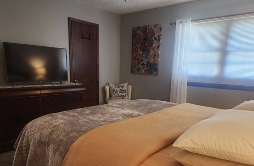 Springdale House | Quaint country setting close in! Sits on 5 acres in Elm Springs