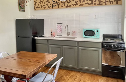 Smithville Cottage | Quaint, Cozy Cottage in Historic Downtown