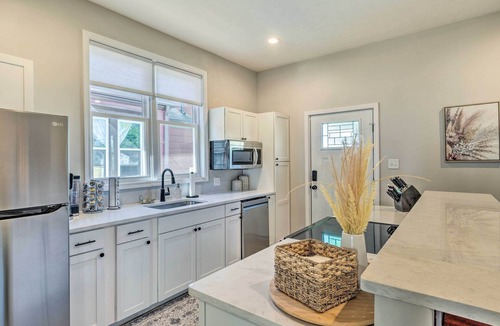 Near Eastside Cottage | Quaint + Cozy Indianapolis Getaway w/Yard!