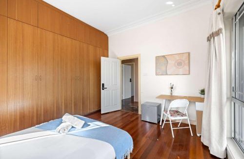 Bexley House | Quaint Double Room - Convenient Spot in Bexley - Shared Bathroom