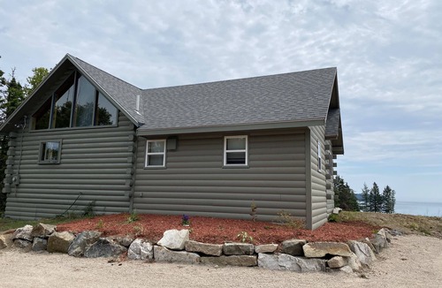 Jonesport House | Quaint DownEast Cottage