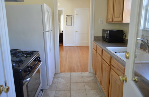 Knox - Henderson Apartment | Quaint Duplex Lower Greenville Area - Close to Fair Park, SMU & World Cup events