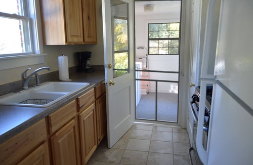 Knox - Henderson Apartment | Quaint Duplex Lower Greenville Area - Close to Fair Park, SMU & World Cup events