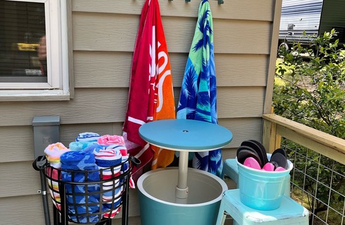 Scottsville Cottage | Quaint Family Cottage-New Spa tub with LAKE View-1 mile to Bailey’s Point