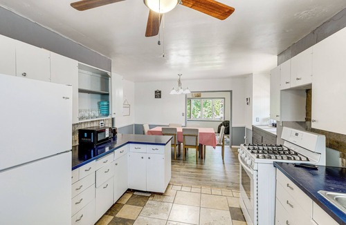 Fairbury House | Quaint Family Retreat in Fairbury!