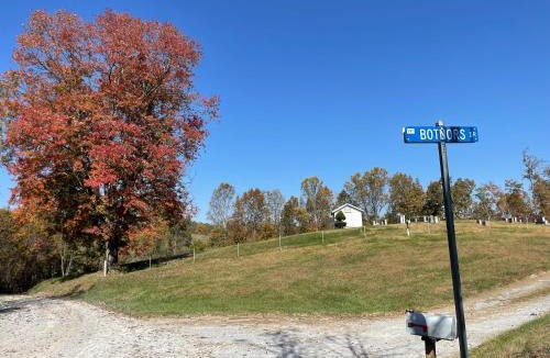 Smith House | Quaint Farm in Lee County VA Amish Community