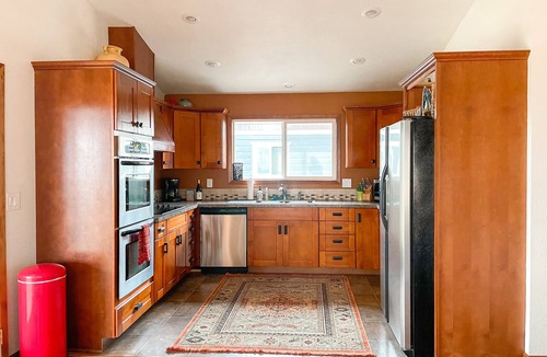 Polk County House | Quaint farmhouse with spectacular views - large deck & fire pit