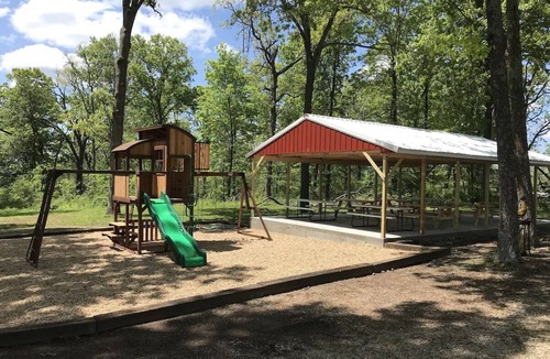 Cassville Cabin | Quaint Getaway-Cabin 16