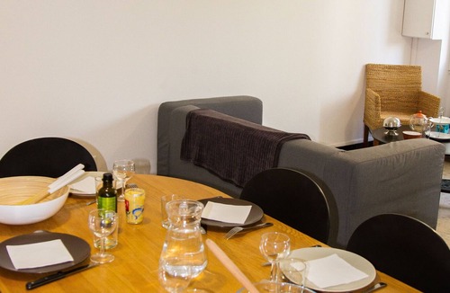 Dieulefit House | Quaint Holiday Home in Dieulefit with Hot Tub