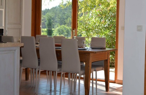 Les Vans House | Quaint Holiday Home in Les Vans with Swimming Pool