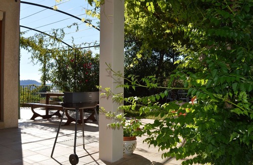 Les Vans House | Quaint Holiday Home in Les Vans with Swimming Pool